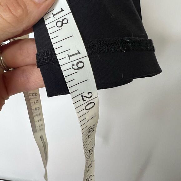 Lululemon Wunder Under Crop Capri Full On Luon Reversible Floral Quilt - Picture 6 of 12